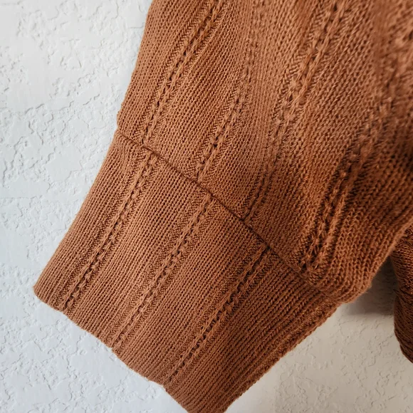 🎀Jolie - Women's Brown Crew Neck Sweater - Junior's Small🎀 - Picture 4 of 5